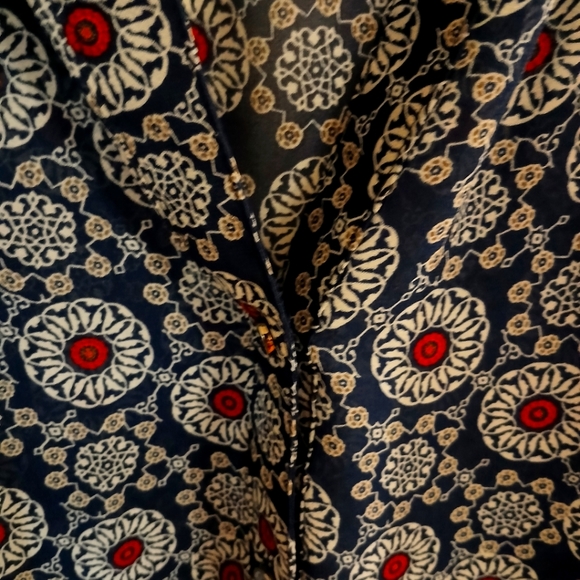 Roz & Ali Women's Navy Medallion Print Sleeveless With Red Border Size 1X - Picture 4 of 8